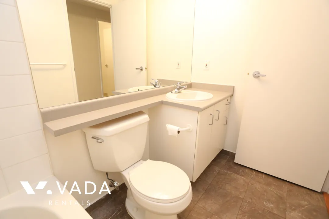 Harbourside Park in Coal Harbour - 1 Bedroom Apartment For Rent in Vancouver at 1506 - 555 Jervis Street, Vancouver, BC