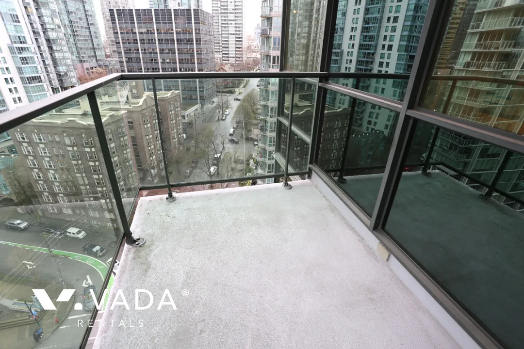 Harbourside Park in Coal Harbour - 1 Bedroom Apartment For Rent in Vancouver at 1506 - 555 Jervis Street, Vancouver, BC