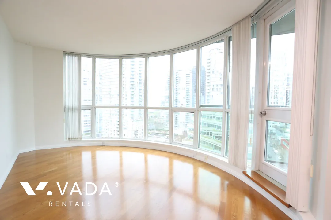 Harbourside Park in Coal Harbour - 1 Bedroom Apartment For Rent in Vancouver at 1506 - 555 Jervis Street, Vancouver, BC