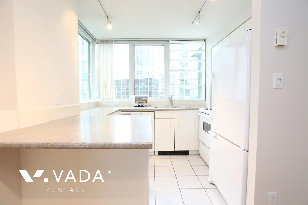 Harbourside Park in Coal Harbour - 1 Bedroom Apartment For Rent in Vancouver at 1506 - 555 Jervis Street, Vancouver, BC