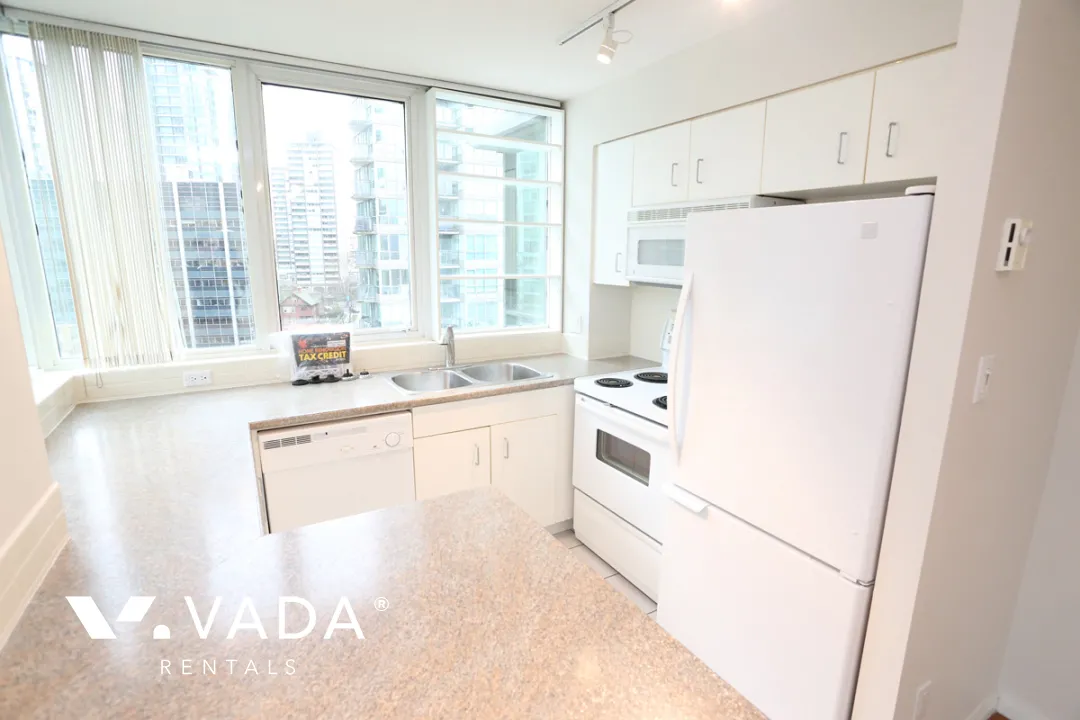 Harbourside Park in Coal Harbour - 1 Bedroom Apartment For Rent in Vancouver at 1506 - 555 Jervis Street, Vancouver, BC