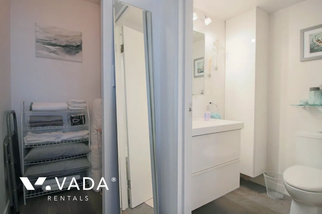 Hornby Court in Downtown - Furnished 1 Bedroom Apartment For Rent in Vancouver at 1001 - 1330 Hornby Street, Vancouver, BC