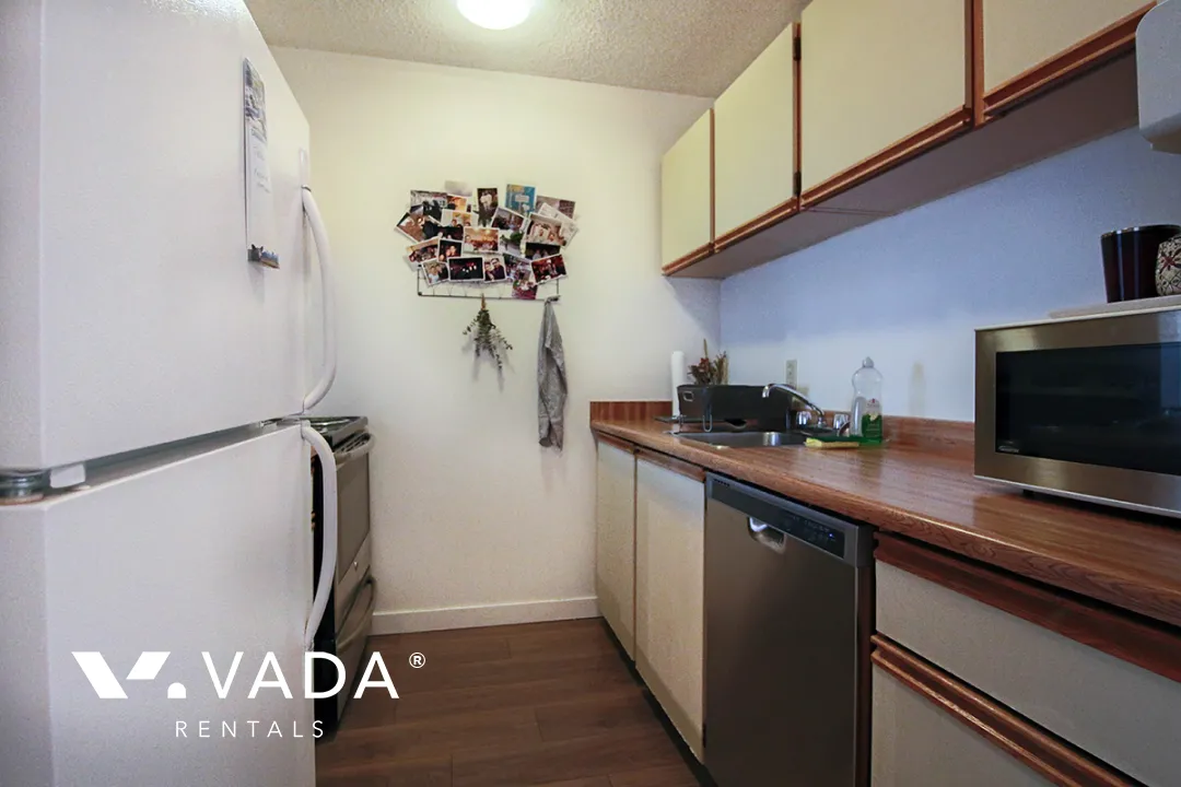 Hornby Court in Downtown - Furnished 1 Bedroom Apartment For Rent in Vancouver at 1001 - 1330 Hornby Street, Vancouver, BC