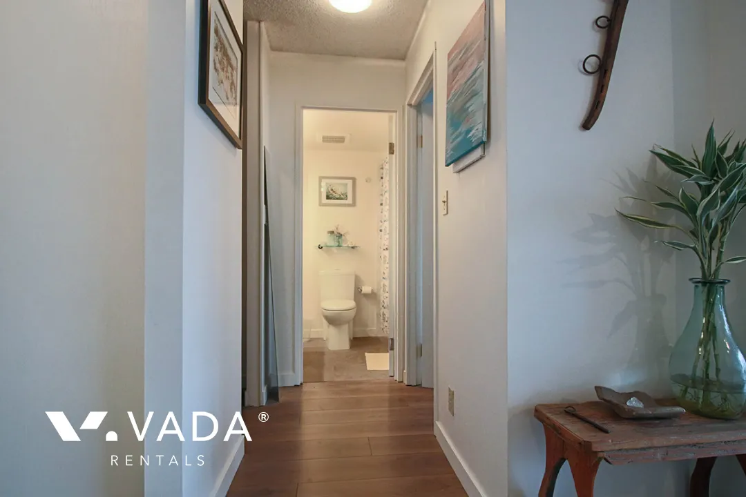 Hornby Court in Downtown - Furnished 1 Bedroom Apartment For Rent in Vancouver at 1001 - 1330 Hornby Street, Vancouver, BC