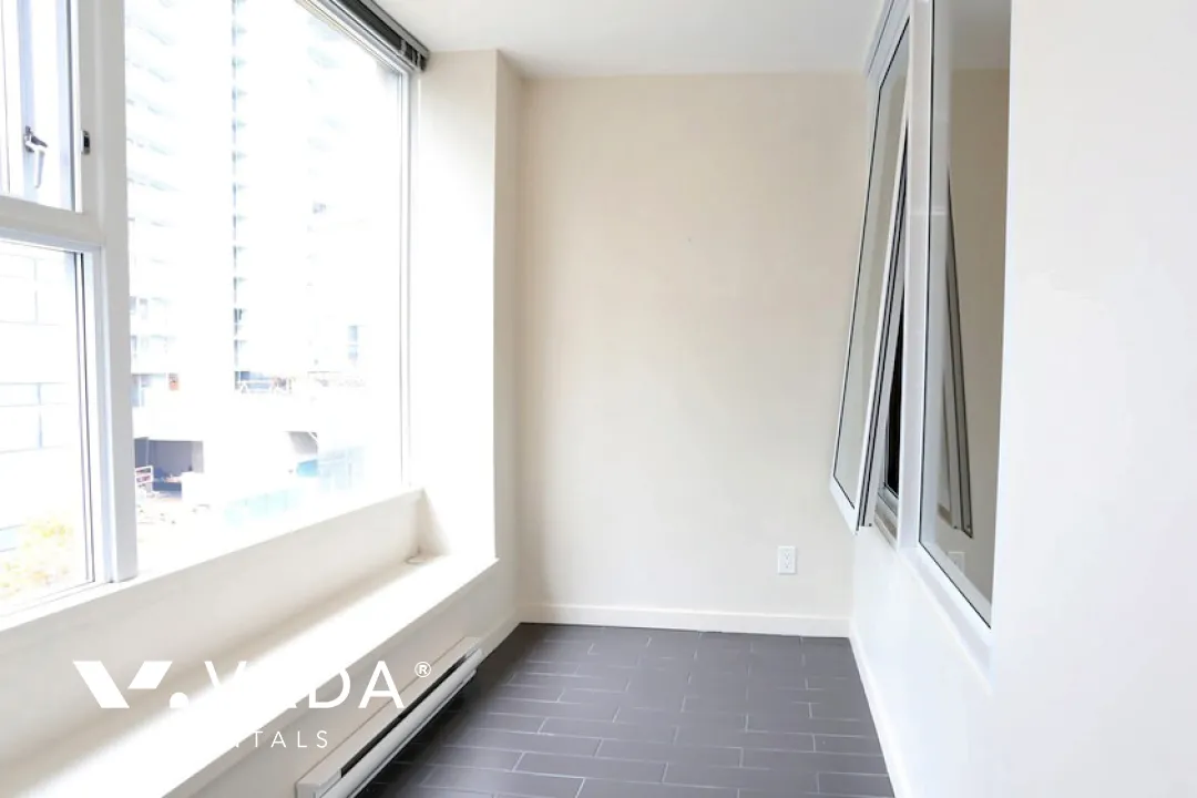 L'aria in Downtown - 1 Bedroom Apartment For Rent in Vancouver at 605 - 822 Seymour Street, Vancouver, BC