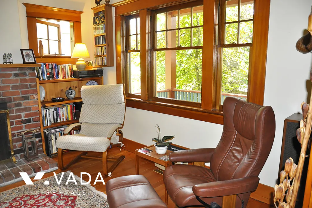 Central Lonsdale - 4 Bedroom House For Rent in North Vancouver at 412 East 17th Street, North Vancouver, BC