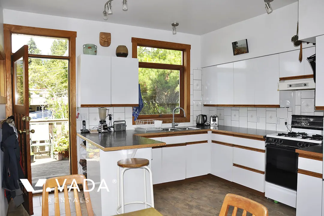 Central Lonsdale - 4 Bedroom House For Rent in North Vancouver at 412 East 17th Street, North Vancouver, BC