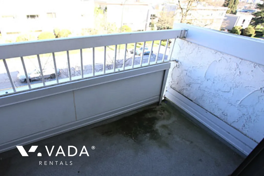 Oceans Door in Kitsilano - Studio For Rent in Vancouver at 310 - 2450 Cornwall Street, Vancouver, BC