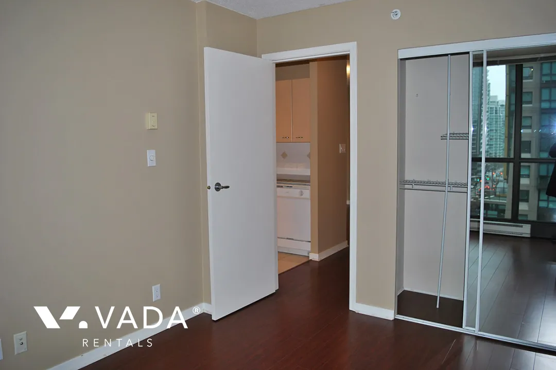Lions in Downtown - 1 Bedroom Apartment For Rent in Vancouver at 405 - 1331 Alberni Street, Vancouver, BC