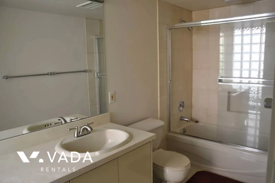 Kerrisdale - 5 Bedroom House For Rent in Vancouver at 6211 Marguerite Street, Vancouver, BC