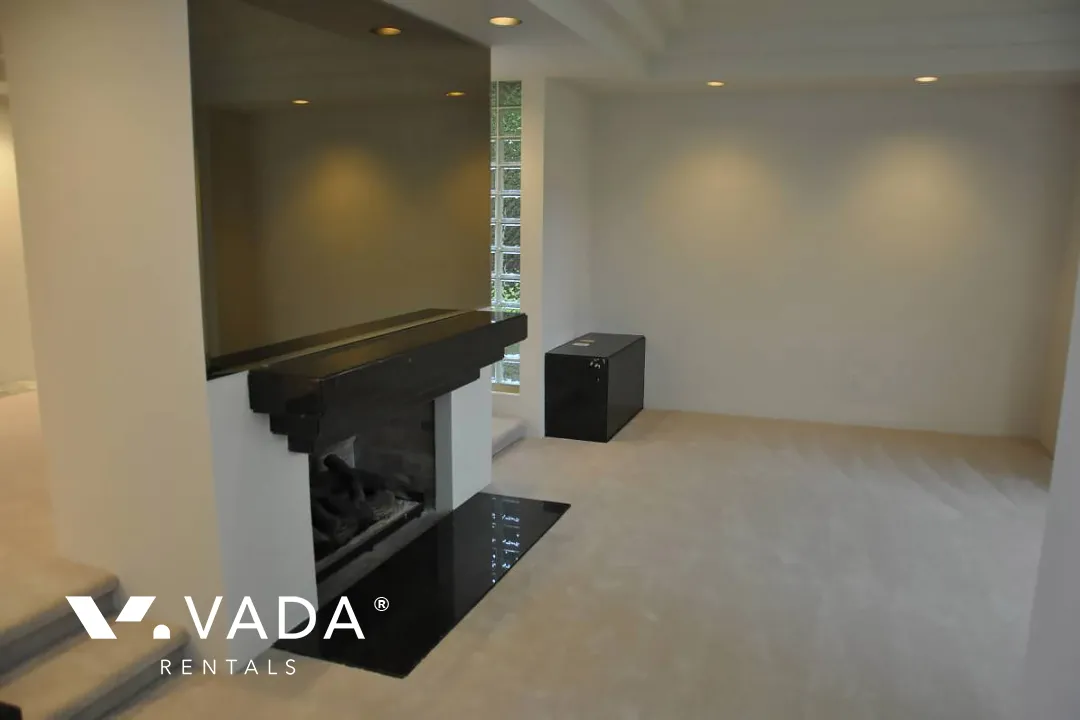 Kerrisdale - 5 Bedroom House For Rent in Vancouver at 6211 Marguerite Street, Vancouver, BC