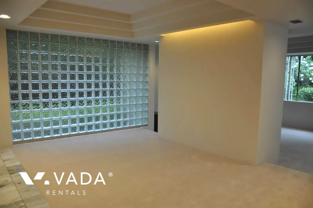 Kerrisdale - 5 Bedroom House For Rent in Vancouver at 6211 Marguerite Street, Vancouver, BC