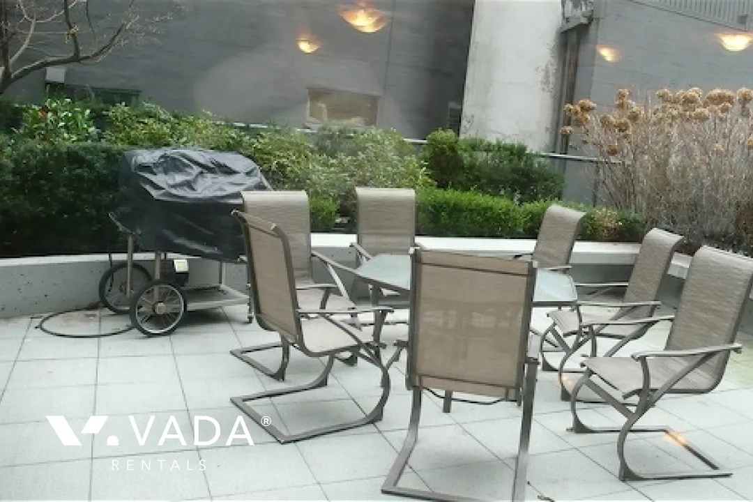Savoy in Yaletown - 1 Bedroom Apartment For Rent in Vancouver at 2704 - 928 Richards Street, Vancouver, BC