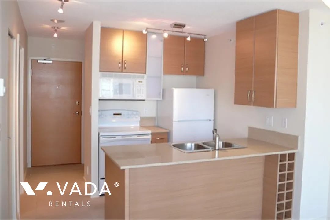 Yaletown Park in Yaletown - Studio For Rent in Vancouver at 2308 - 909 Mainland Street, Vancouver, BC