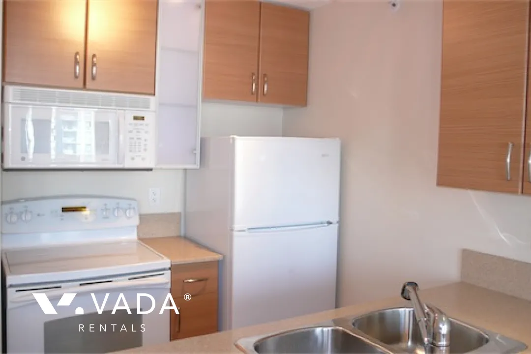 Yaletown Park in Yaletown - Studio For Rent in Vancouver at 2308 - 909 Mainland Street, Vancouver, BC