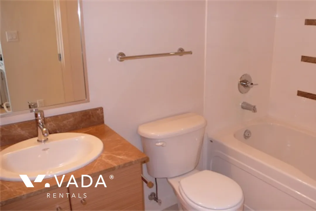 Yaletown Park in Yaletown - Studio For Rent in Vancouver at 2308 - 909 Mainland Street, Vancouver, BC