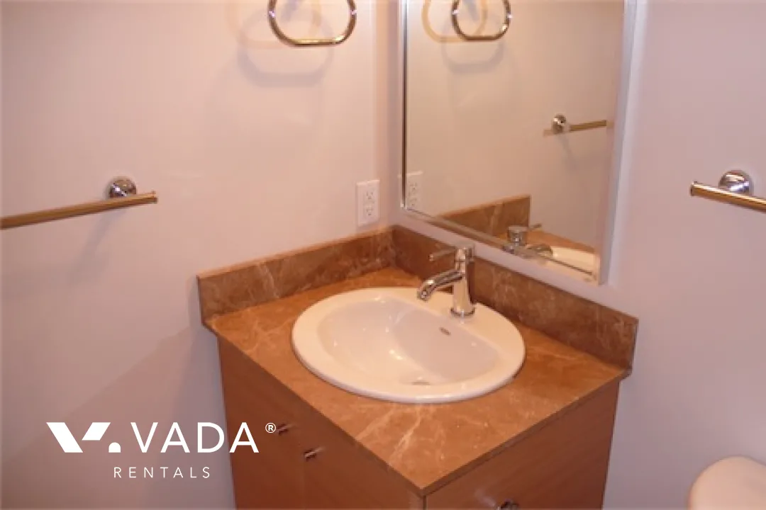 Yaletown Park in Yaletown - Studio For Rent in Vancouver at 2308 - 909 Mainland Street, Vancouver, BC