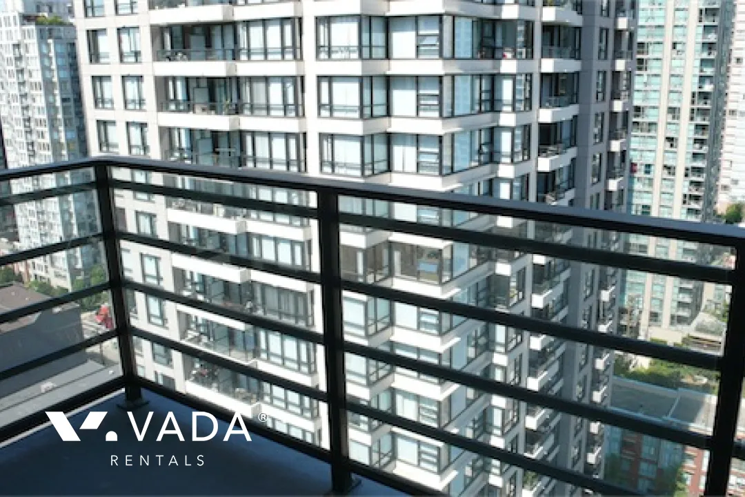 Yaletown Park in Yaletown - Studio For Rent in Vancouver at 2308 - 909 Mainland Street, Vancouver, BC
