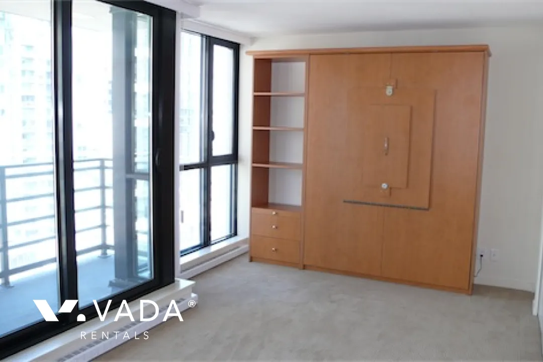 Yaletown Park in Yaletown - Studio For Rent in Vancouver at 2308 - 909 Mainland Street, Vancouver, BC