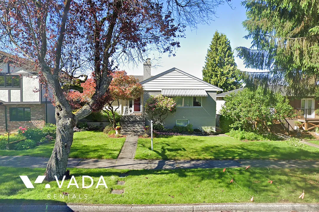 Riley Park - 4 Bedroom House For Rent in Vancouver at 445 East 35th Avenue, Vancouver, BC