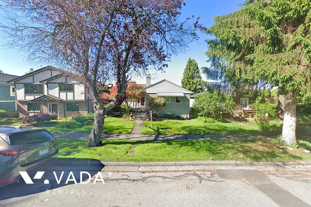 Riley Park - 4 Bedroom House For Rent in Vancouver at 445 East 35th Avenue, Vancouver, BC