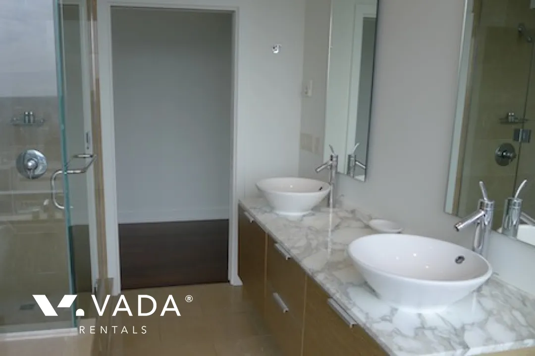 Shangri-La in Downtown - 2 Bedroom Apartment For Rent in Vancouver at 4006 - 1111 Alberni Street, Vancouver, BC