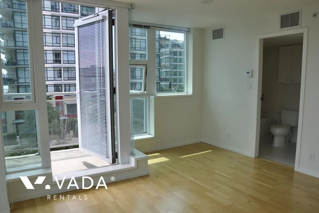 Esplanade at The Pier in Lower Lonsdale - 4 Bedroom Townhouse For Rent in North Vancouver at 9 - 188 East Esplanade, North Vancouver, BC