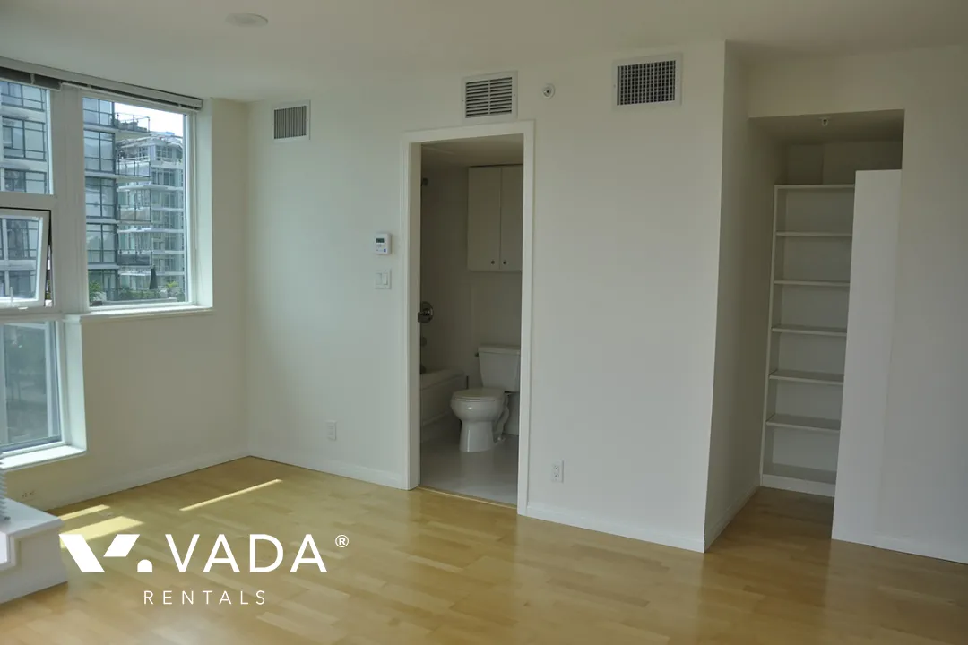 Esplanade at The Pier in Lower Lonsdale - 4 Bedroom Townhouse For Rent in North Vancouver at 9 - 188 East Esplanade, North Vancouver, BC