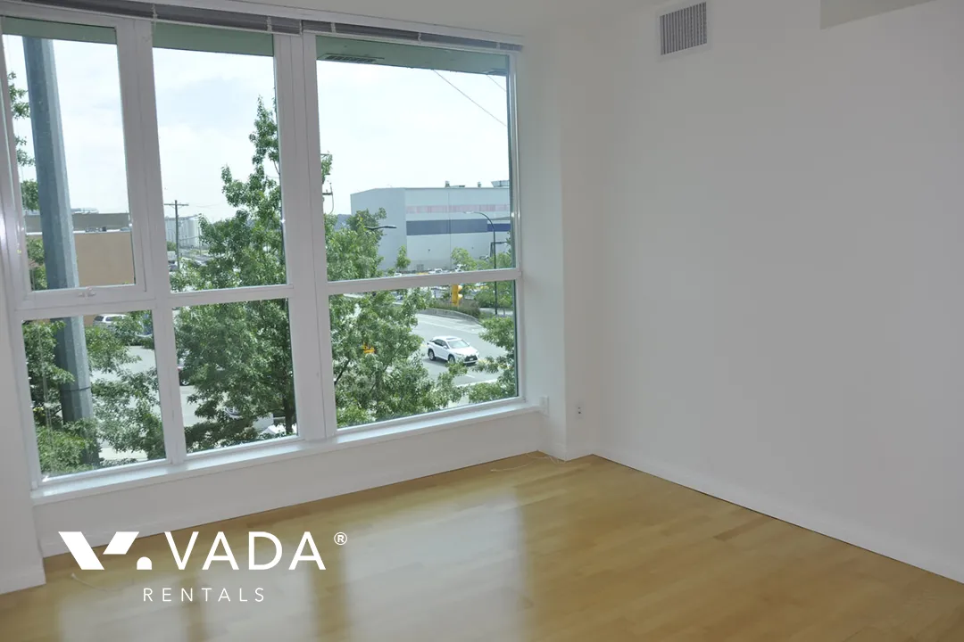 Esplanade at The Pier in Lower Lonsdale - 4 Bedroom Townhouse For Rent in North Vancouver at 9 - 188 East Esplanade, North Vancouver, BC