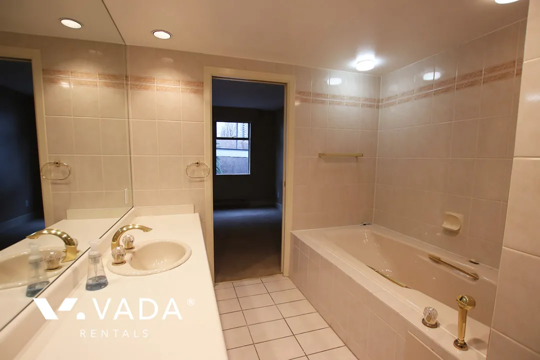 1000 Beach in False Creek North - 2 Bedroom Apartment For Rent in Vancouver at 402 - 1010 Beach Avenue, Vancouver, BC