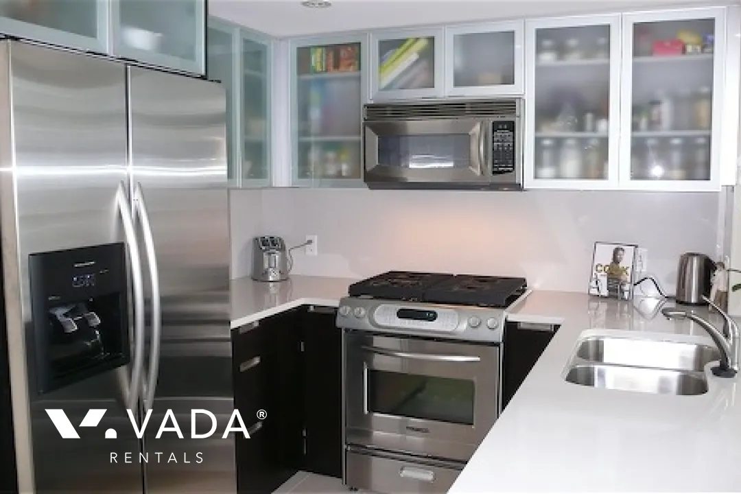 Cielo in Coal Harbour - 1 Bedroom Apartment For Rent in Vancouver at 1205 - 1205 West Hastings Street, Vancouver, BC