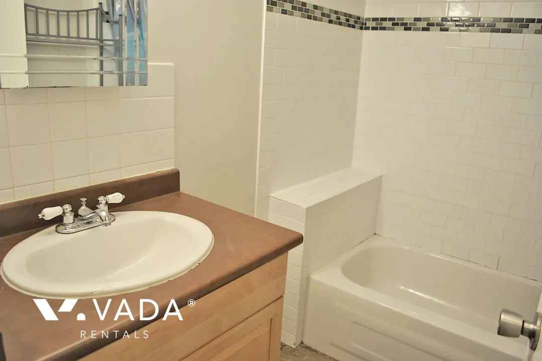 South Cambie - 2 Bedroom Basement For Rent in Vancouver at 905B West 23rd Avenue, Vancouver, BC