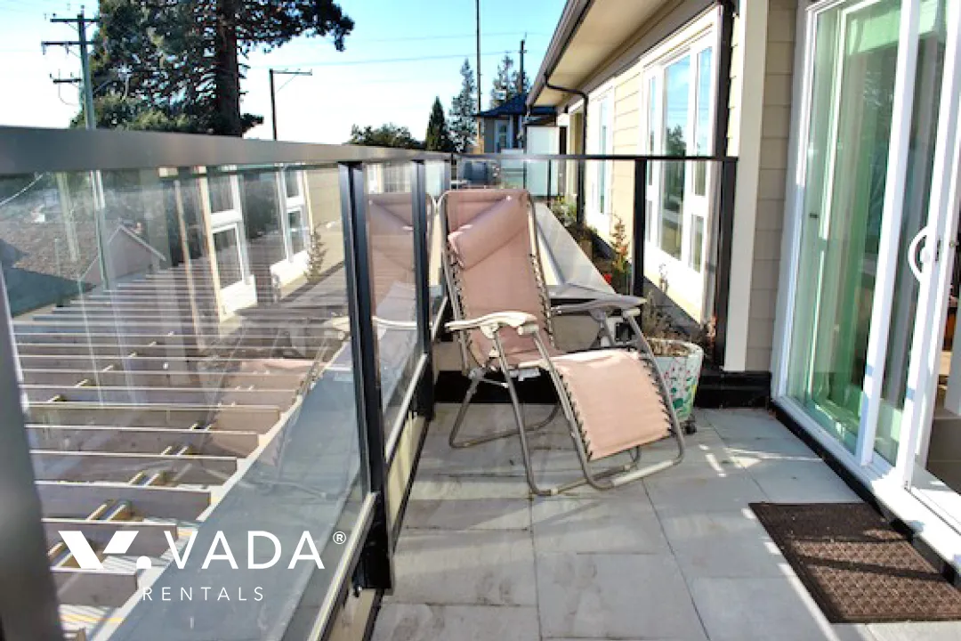 Shannon Station in Kerrisdale - 1 Bedroom Apartment For Rent in Vancouver at 206 - 1880 West 57th Avenue, Vancouver, BC