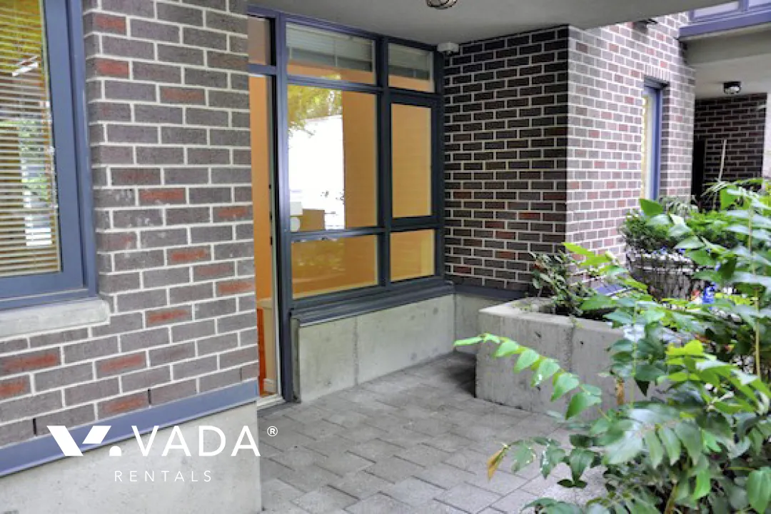 Canadian in Downtown - 2 Bedroom Townhouse For Rent in Vancouver at 1060 Hornby Street, Vancouver, BC