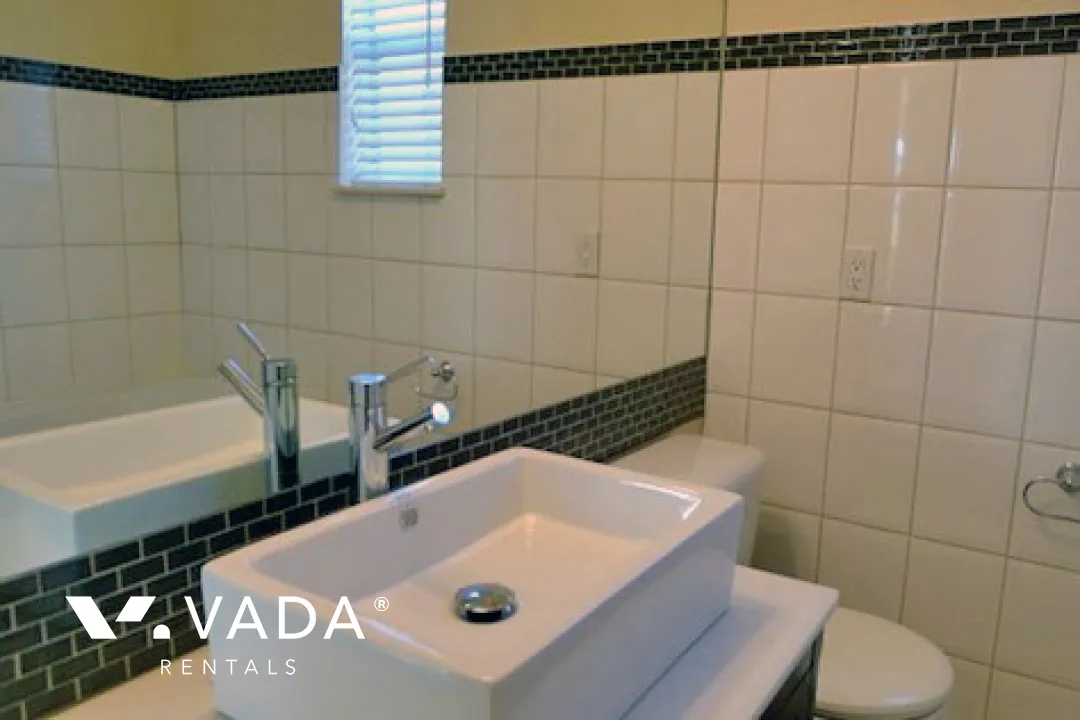 Newport Mews in Kitsilano - 1 Bedroom Apartment For Rent in Vancouver at 14 - 1870 Yew Street, Vancouver, BC