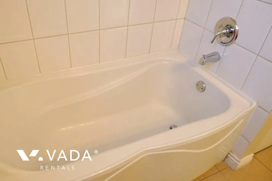 Newport Mews in Kitsilano - 1 Bedroom Apartment For Rent in Vancouver at 14 - 1870 Yew Street, Vancouver, BC