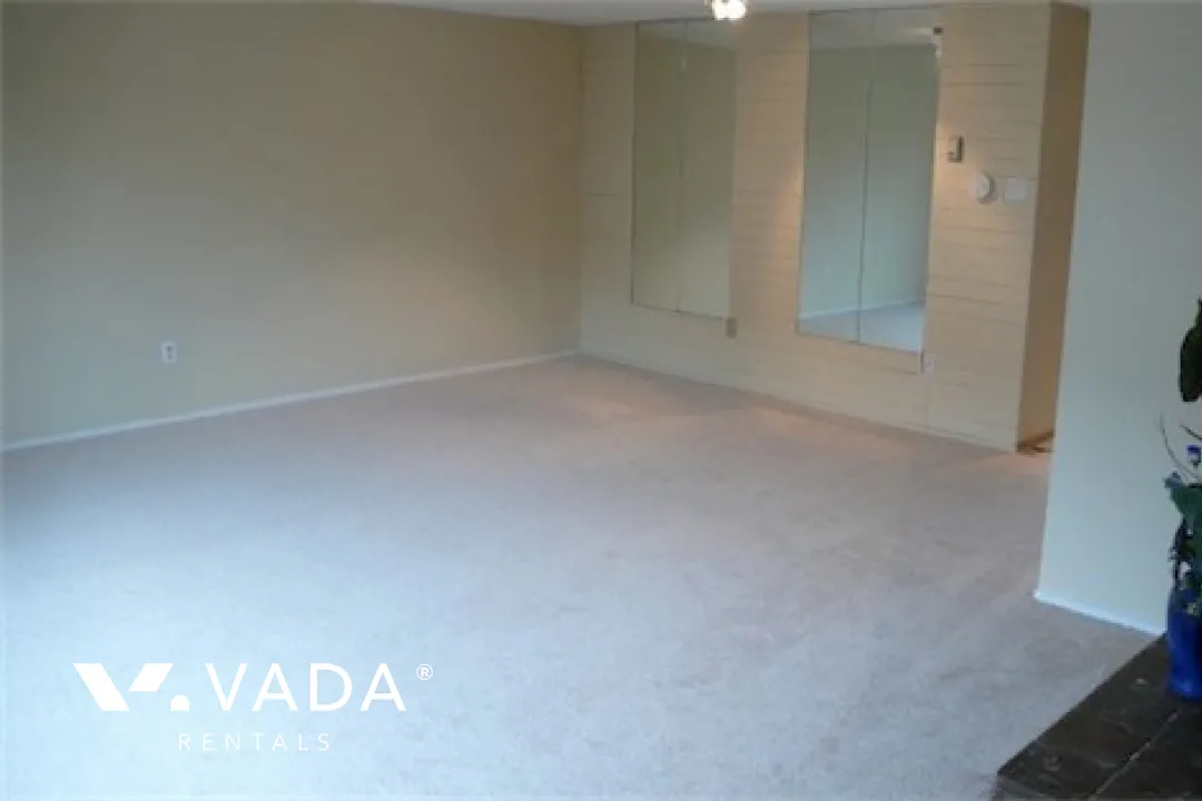 Glenacres Village in Saunders - 3 Bedroom Townhouse For Rent in Richmond at 116 - 9700 Glenacres Drive, Richmond, BC
