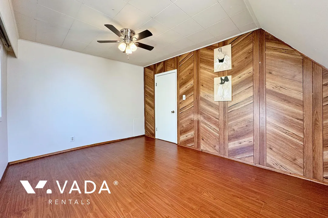 Grandview - 2 Bedroom House (Upper Level) For Rent in Vancouver at 1336B East 11th Avenue, Vancouver, BC