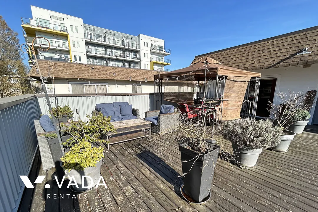 Norfolk House in Uptown - 1 Bedroom Apartment For Rent in New Westminster at 301 - 815 Fourth Avenue, New Westminster, BC