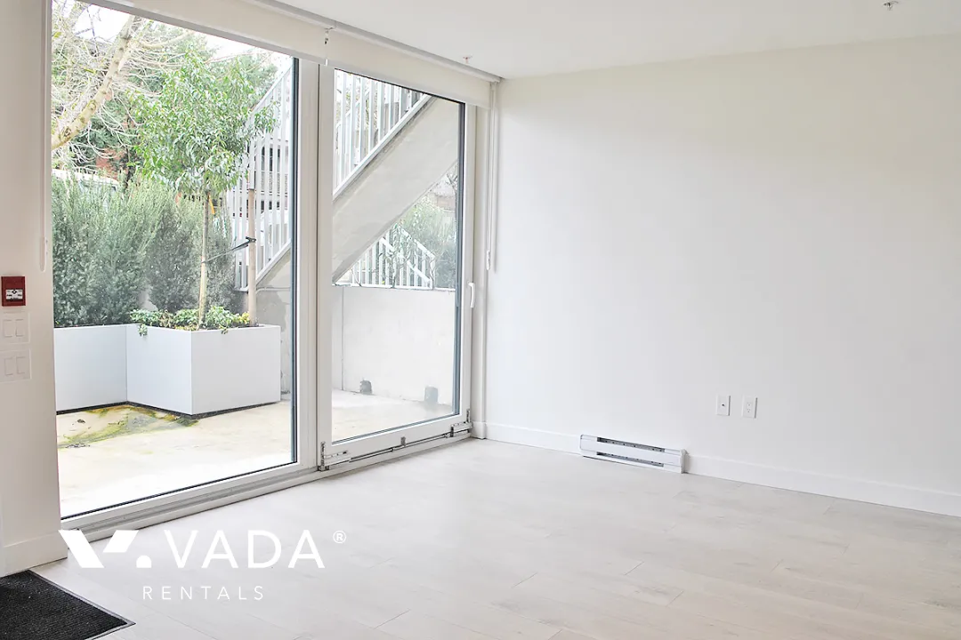 E15 Just off Main in Mount Pleasant East - Studio For Rent in Vancouver at 316 - 322 East 15th Avenue, Vancouver, BC, V5T 0K5