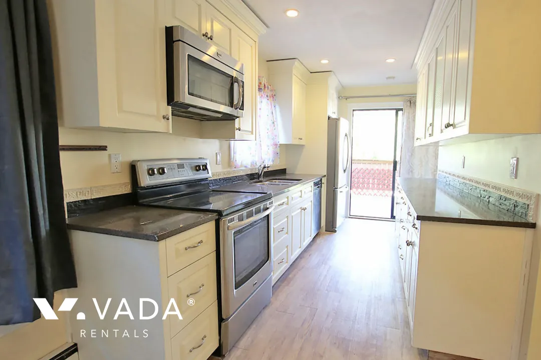 Mount Pleasant East - 2 Bedroom House For Rent in Vancouver at 857A East 12th Avenue, Vancouver, BC