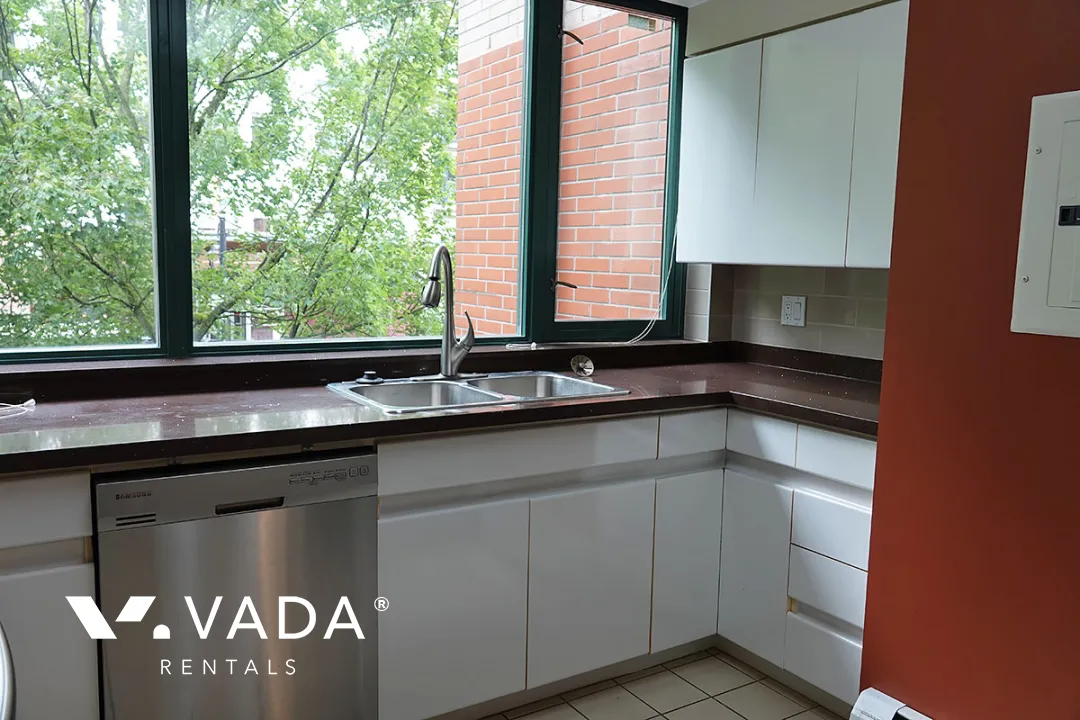 Parkview Tower in Yaletown - 2 Bedroom Apartment For Rent in Vancouver at 302 - 289 Drake Street, Vancouver, BC