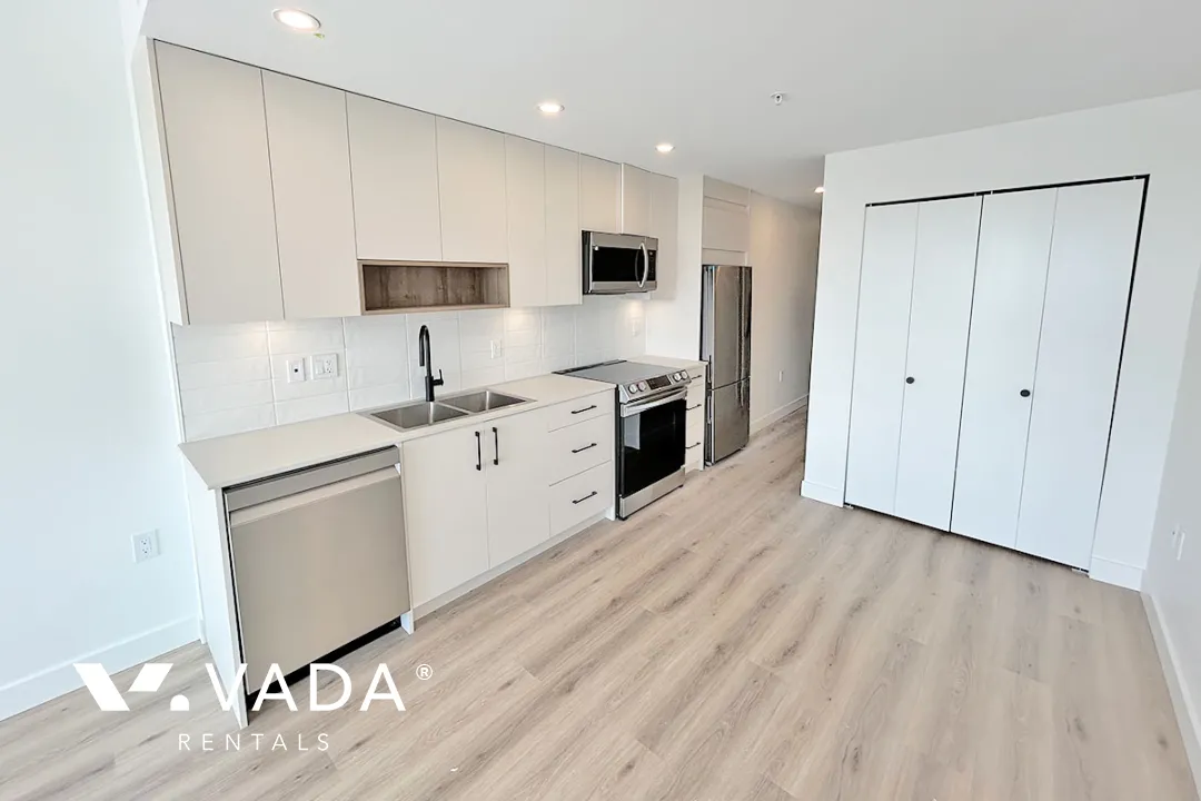 W Kingsway in Renfrew Collingwood - Studio For Rent in Vancouver at 502 - 3068 Kingsway, Vancouver, BC, V5R 0L6