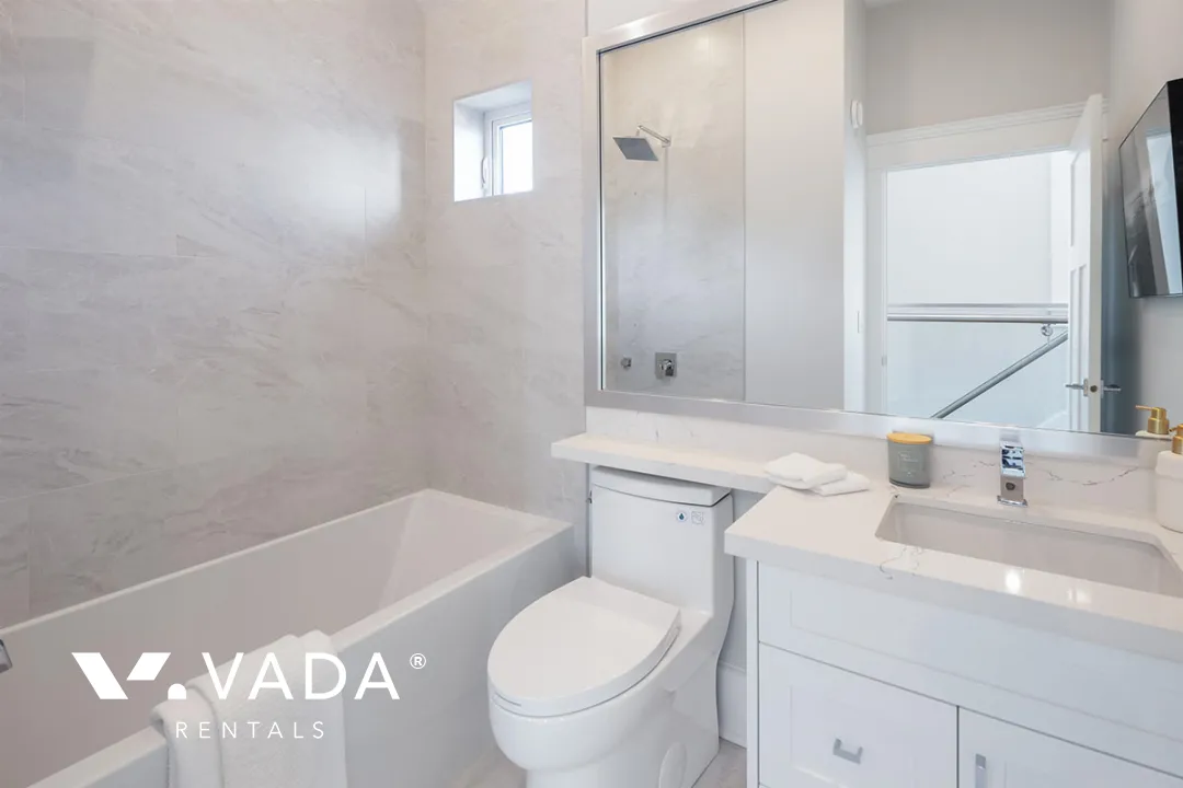 Commercial Drive - 3 Bedroom Duplex For Rent in Vancouver at 1634 East 4th Avenue, Vancouver, BC