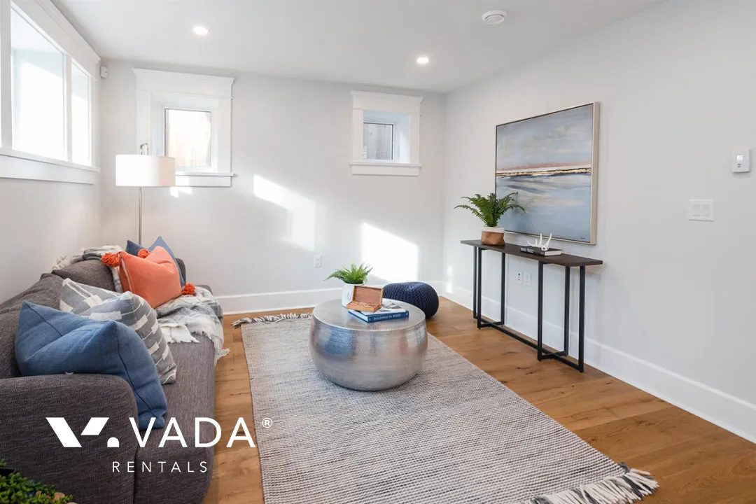 Commercial Drive - 3 Bedroom Duplex For Rent in Vancouver at 1634 East 4th Avenue, Vancouver, BC