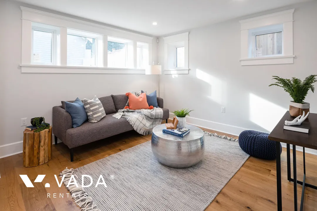 Commercial Drive - 3 Bedroom Duplex For Rent in Vancouver at 1634 East 4th Avenue, Vancouver, BC