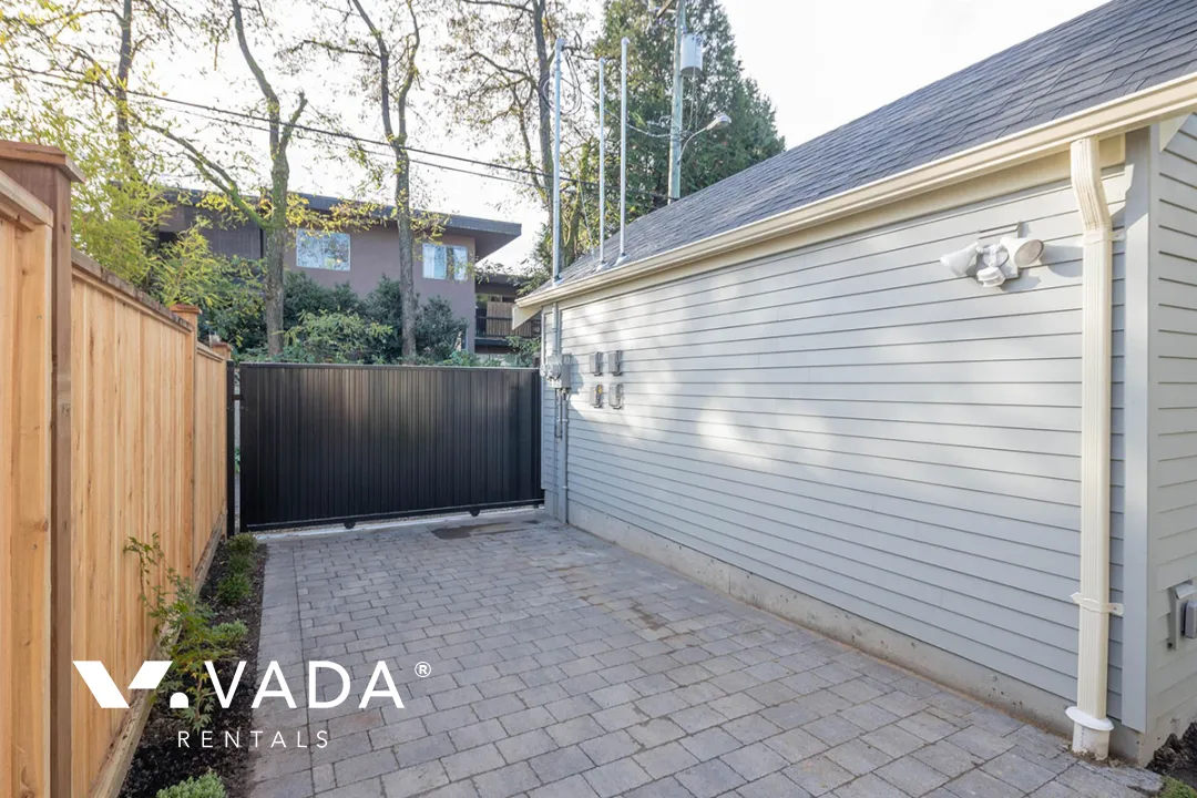 Commercial Drive - 3 Bedroom Duplex For Rent in Vancouver at 1634 East 4th Avenue, Vancouver, BC