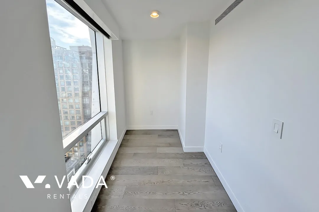 8X on The Park in Yaletown - 3 Bedroom Loft For Rent in Vancouver at 1807 - 1111 Richards Street, Vancouver, BC