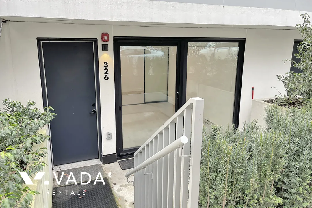 E15 Just off Main in Mount Pleasant East - 1 Bedroom Townhouse For Rent in Vancouver at 324 - 322 East 15th Avenue, Vancouver, BC, V5T 0K5