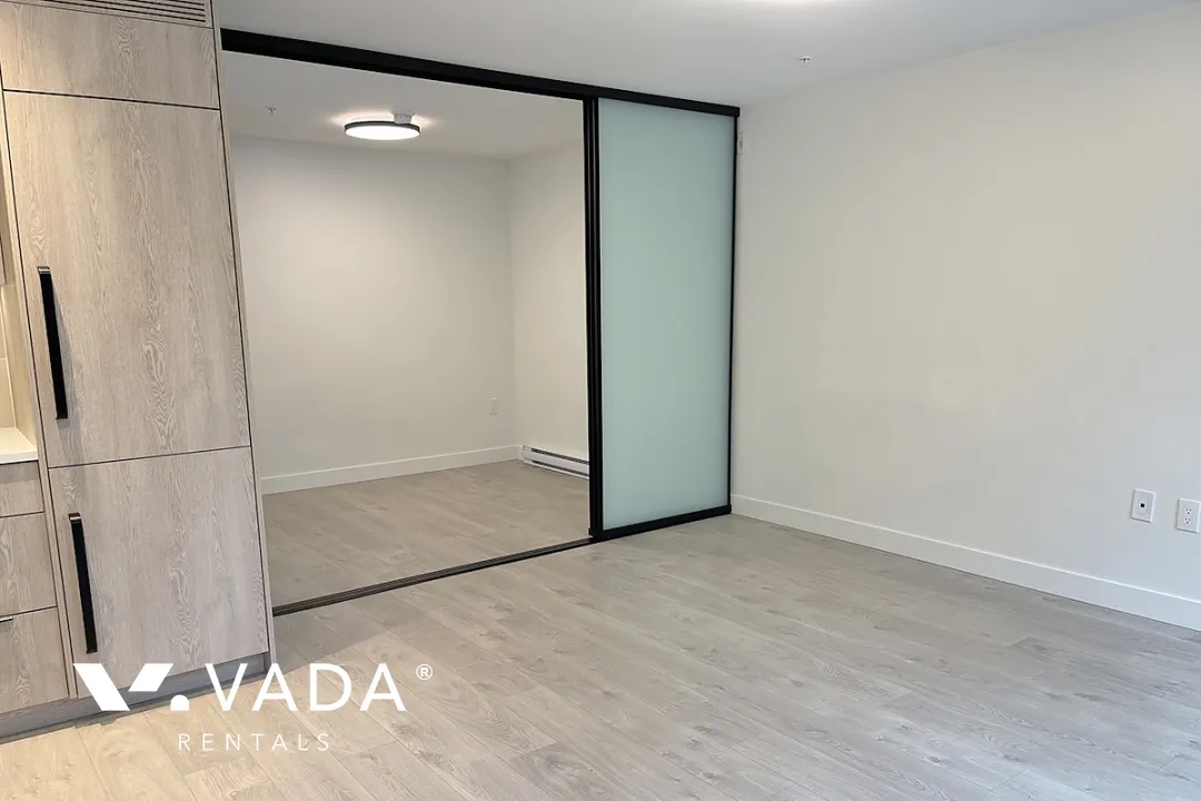 E15 Just off Main in Mount Pleasant East - 1 Bedroom Townhouse For Rent in Vancouver at 324 - 322 East 15th Avenue, Vancouver, BC, V5T 0K5
